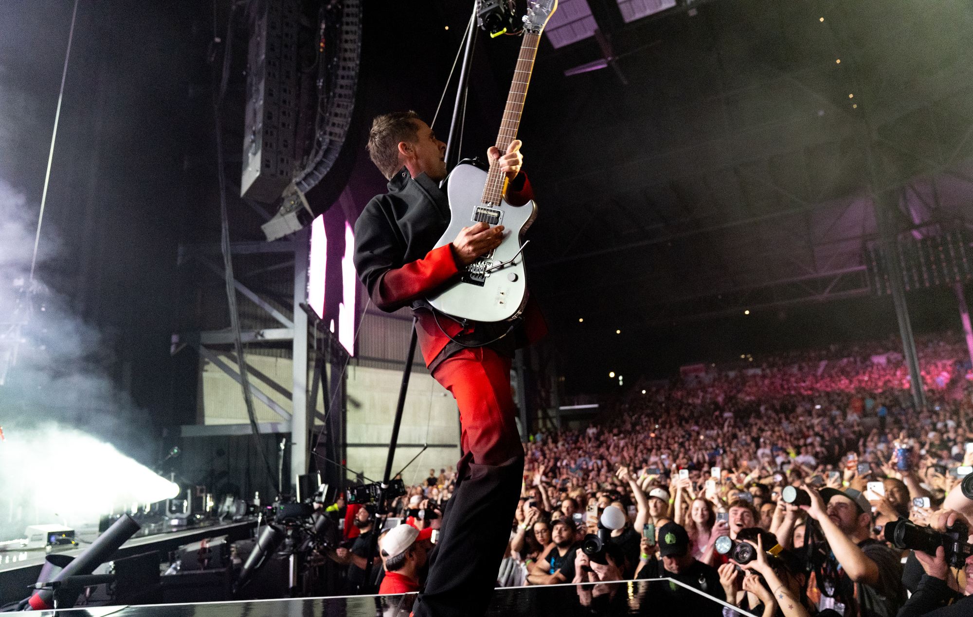 Matt Bellamy dei Muse parla dei piani per celebrare il 20° anniversario di "Black Holes & Revelations"