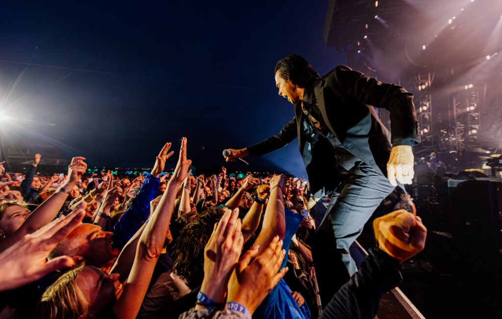 Nick Cave e Calvin Harris regalano gioiosi successi al secondo giorno dell'Open'er Festival