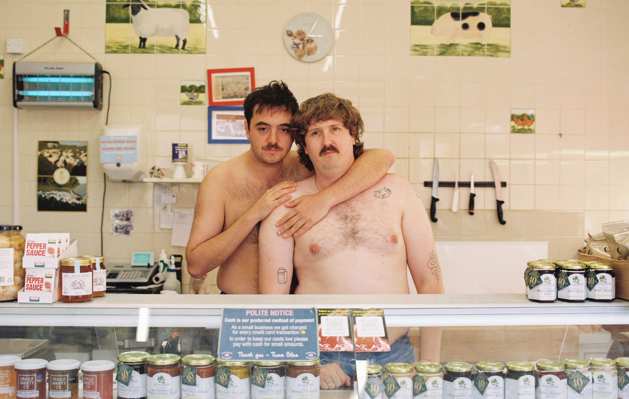 Getdown Services – Recensione di 'Massive Champion': un improbabile trionfo di cuore e umorismo