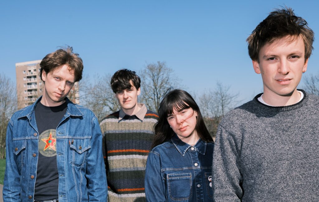Westside Cowboy – Recensione 'It Goes On': i nuovi eroi della chitarra di Manchester ti mettono un braccio sulle spalle