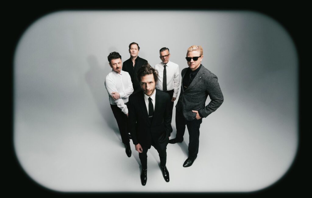 Interpol – Recensione di 'This Mirror Weighs A Ton': inni esistenziali e il loro meglio dai tempi di 'Antics'