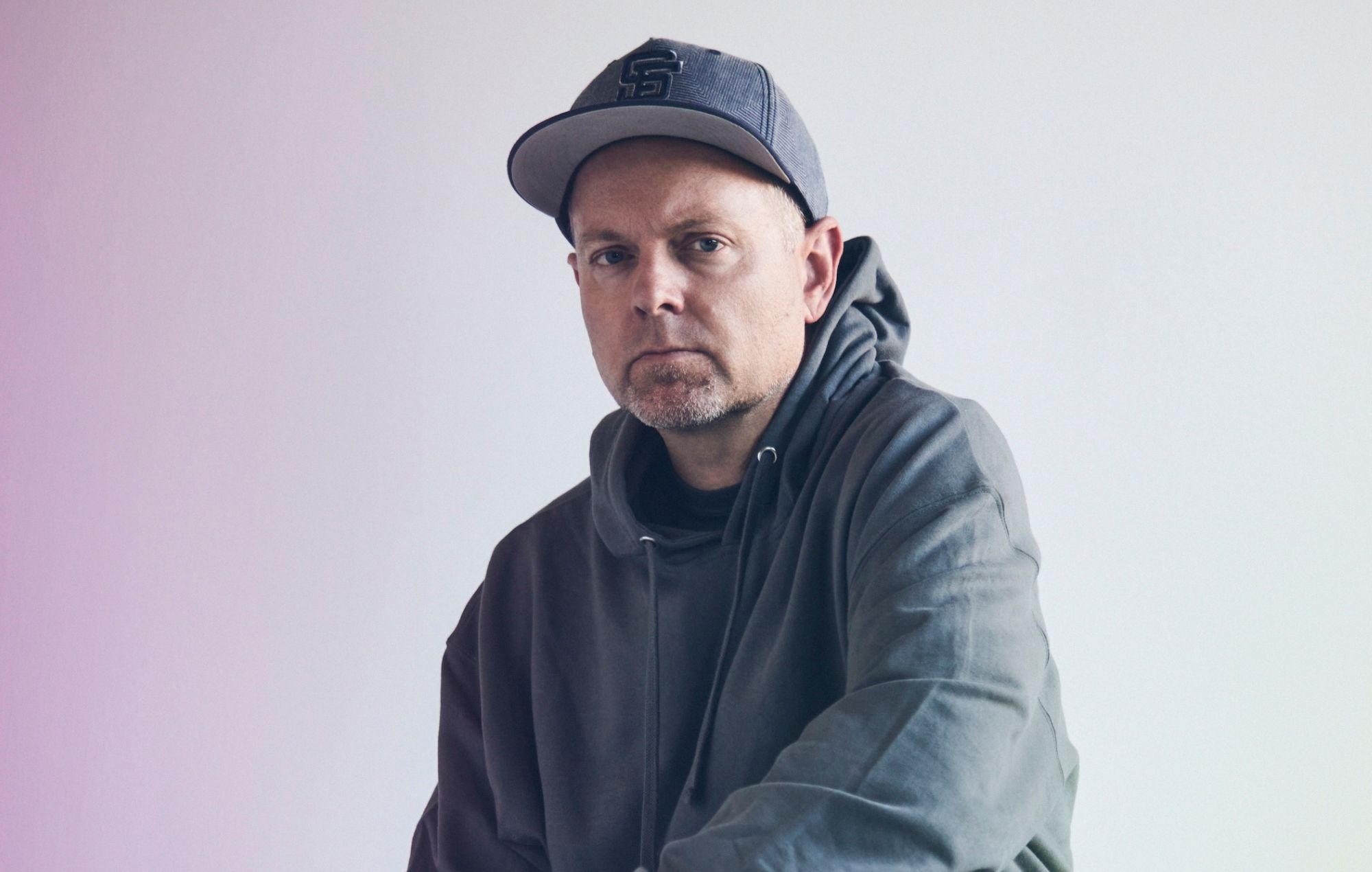 DJ Shadow annuncia la ristampa per il 30° anniversario e il tour del classico "Endtroducing"