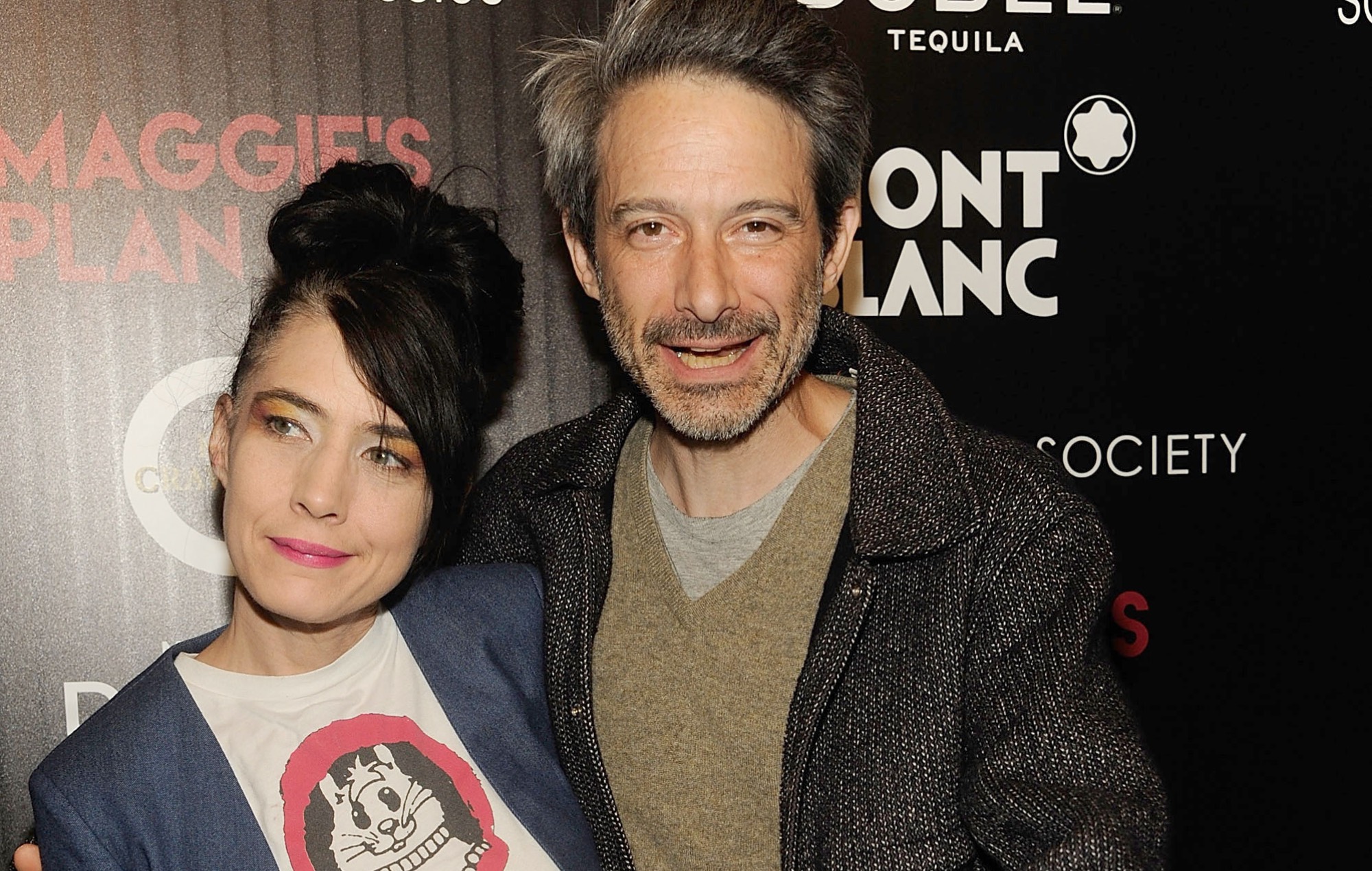 Dai un'occhiata alla vivace cover di Kathleen Hanna e Ad-Rock di "Let Me Love You" di Justin Bieber per l'album benefico ICE OUT