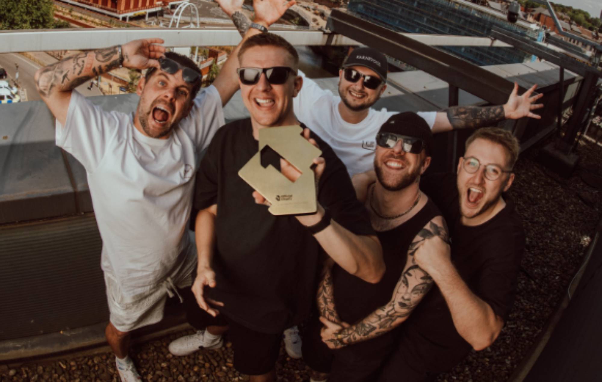 I Reytons ottengono l'album numero uno "senza una sola trasmissione sulla radio mainstream"