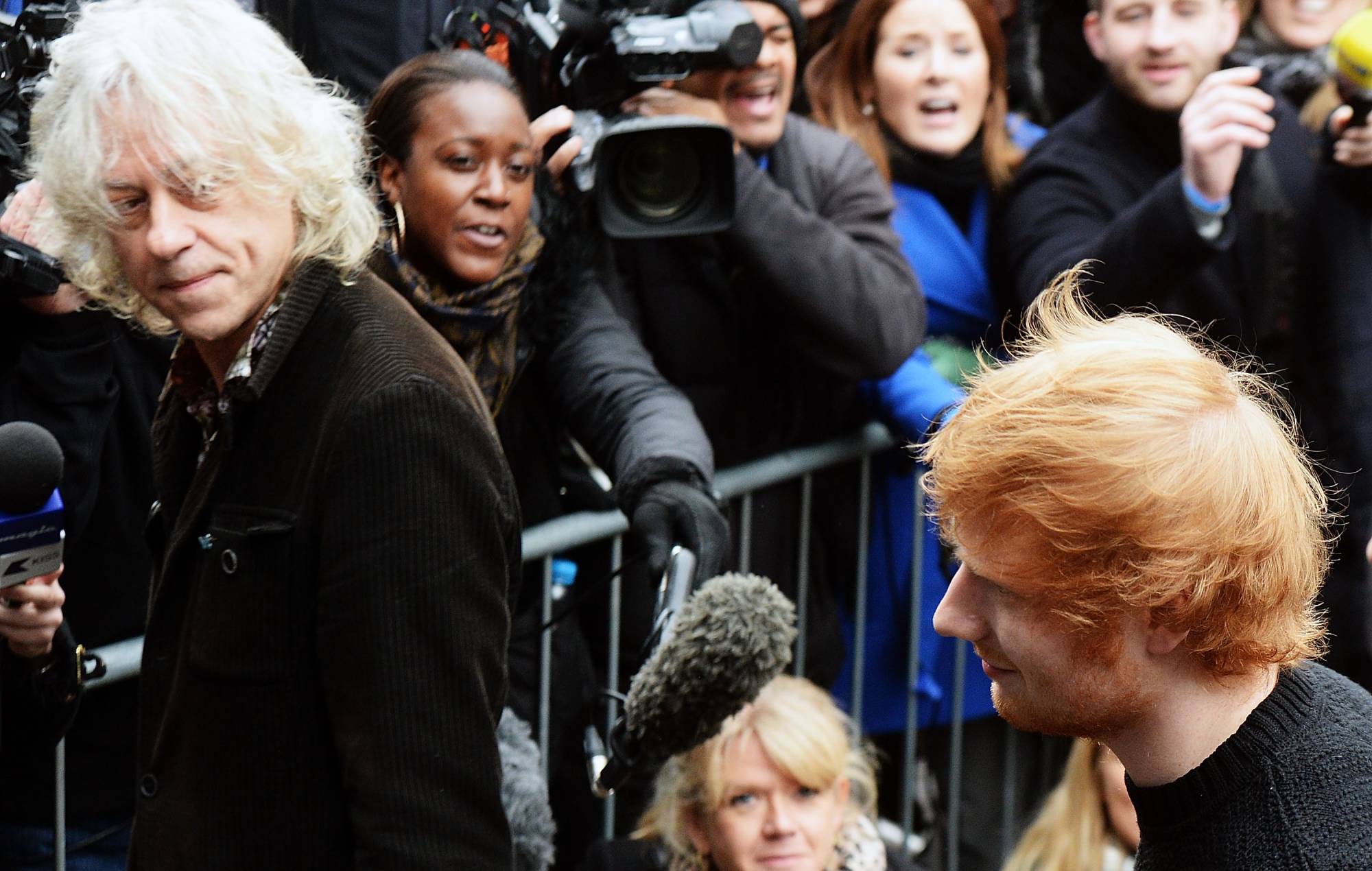 Bob Geldof difende il "brav'uomo" Ed Sheeran, afferma di "ammirare davvero Macklemore e i ragazzi che hanno camminato" in mezzo alla disputa palestinese