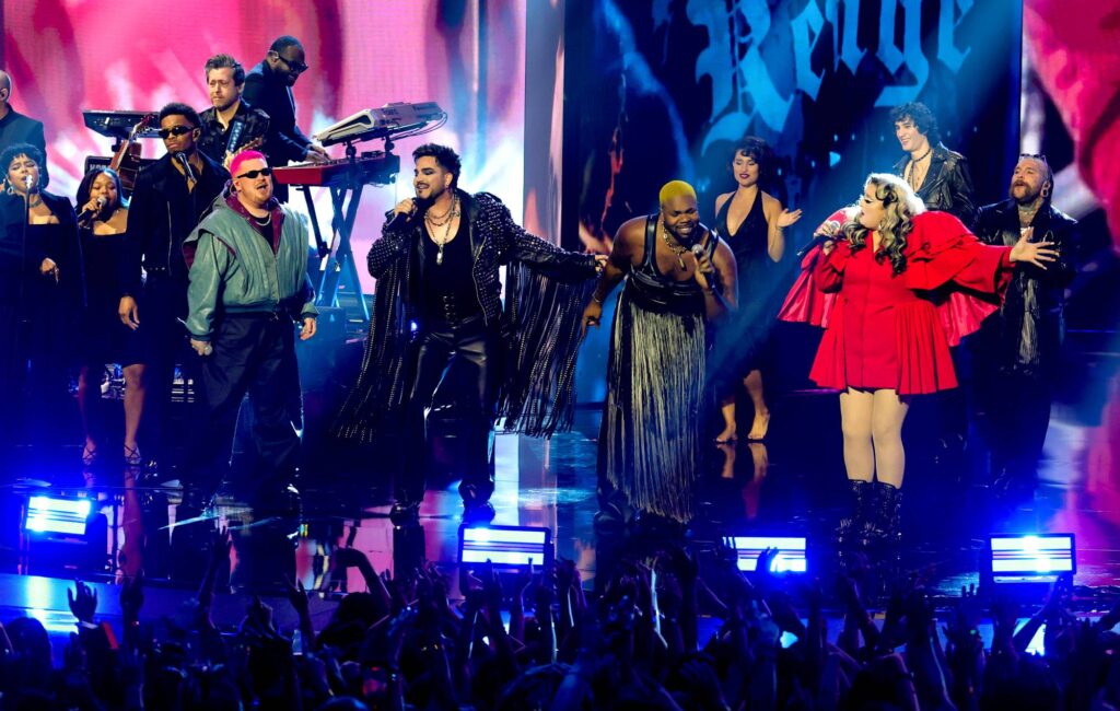 Guarda la performance tributo di Sombr, RAYE, Adam Lambert e Teddy Swims a George Michael ai VMA