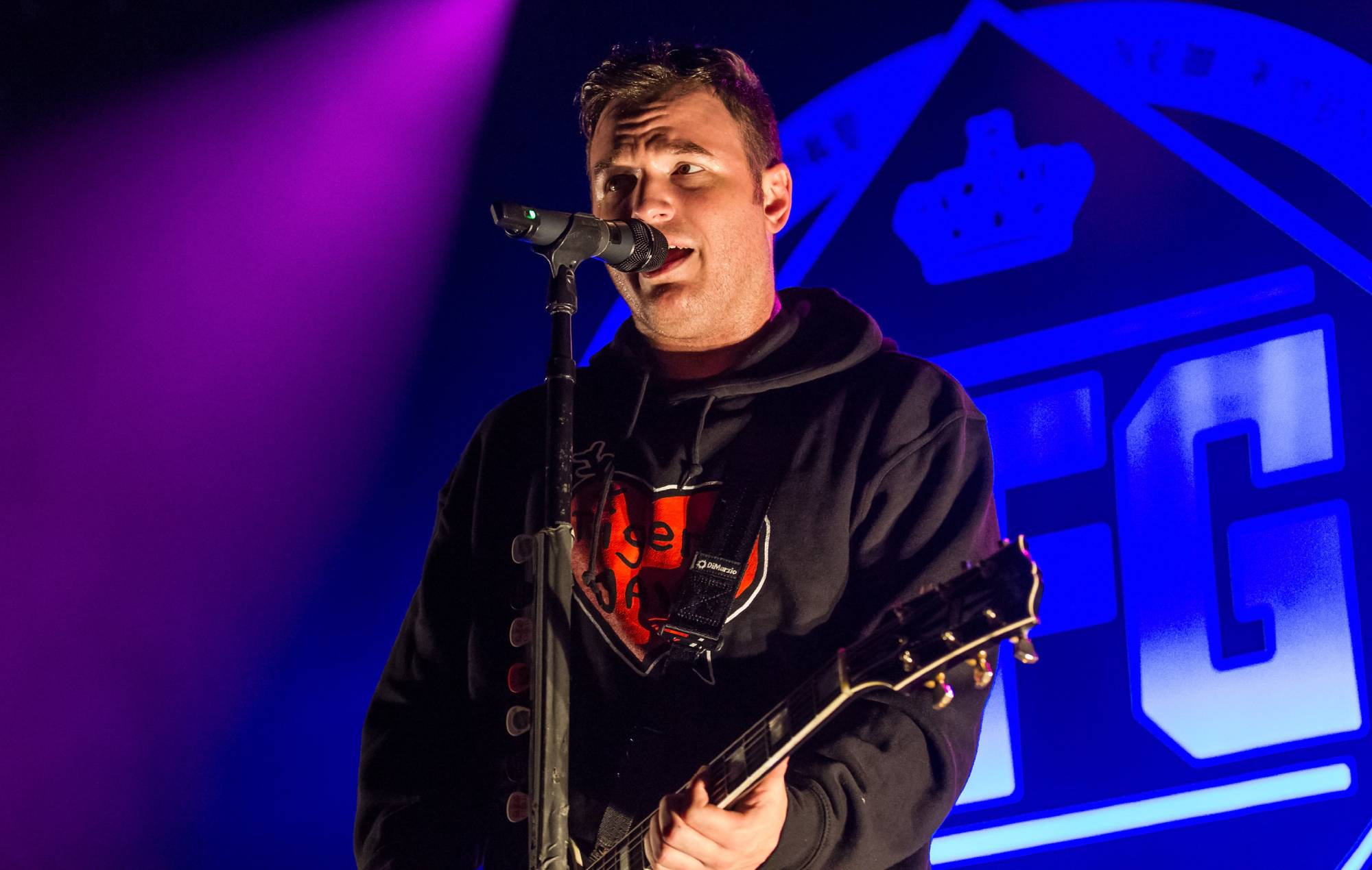 Il chitarrista dei New Found Glory Chad Gilbert è morto all'età di 45 anni