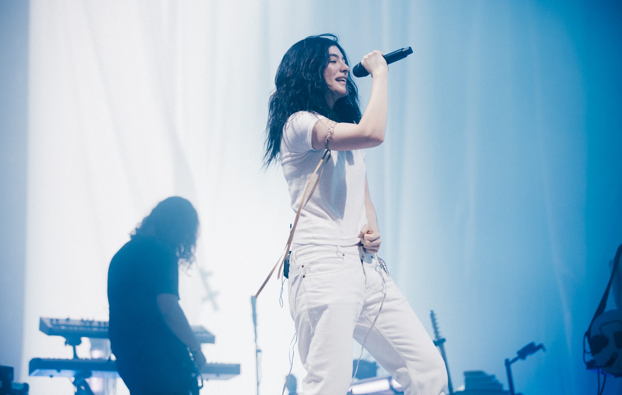 Lorde live at Glastonbury 2025. Credit: Derek Bremner for NME